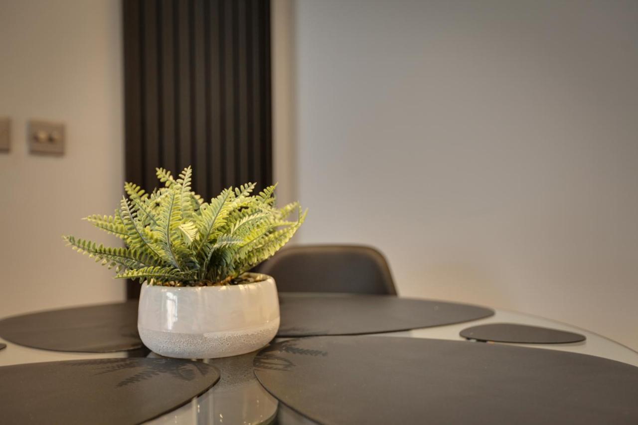 New London Life Executive Apartments Chelmsford Bagian luar foto